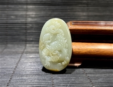和田玉生肖龙玉佩青白玉籽料玉佩尊贵祥瑞