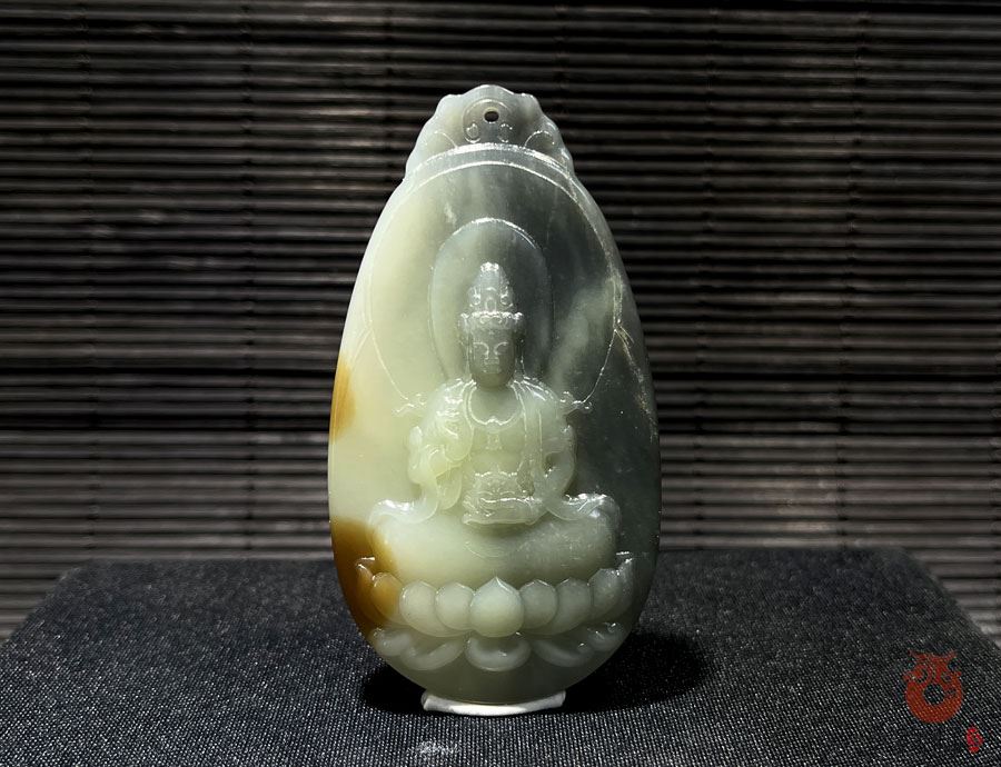 浅析和田玉“楼兰三色”与“青花籽料”之别