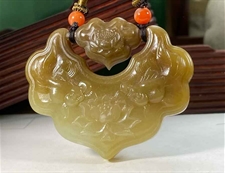 和田玉如意连年有余玉牌挂件糖玉玉牌挂件连年有余