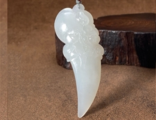 和田玉龙牙挂件白玉挂件把件辟邪招财