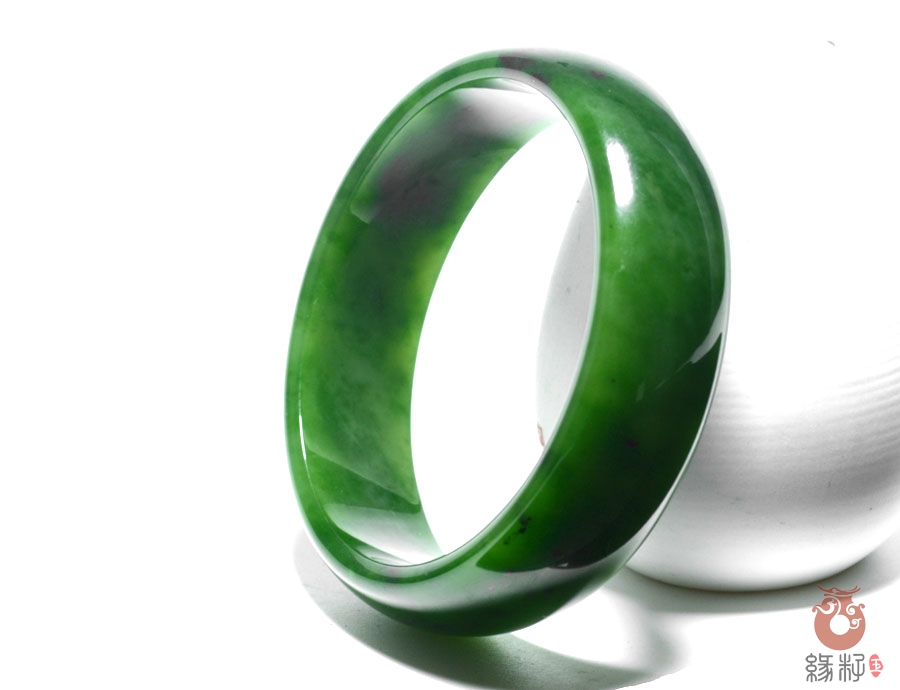 和田玉平安题材雕件全解析：8大经典款式与选购要点