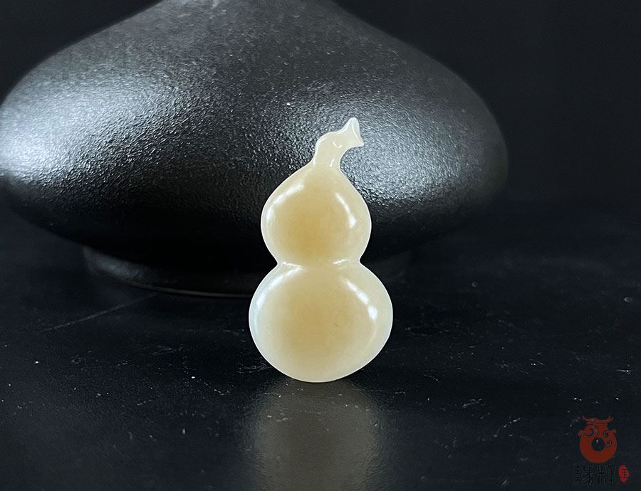 青海料翠青玉，籽料带翠价值飙升！