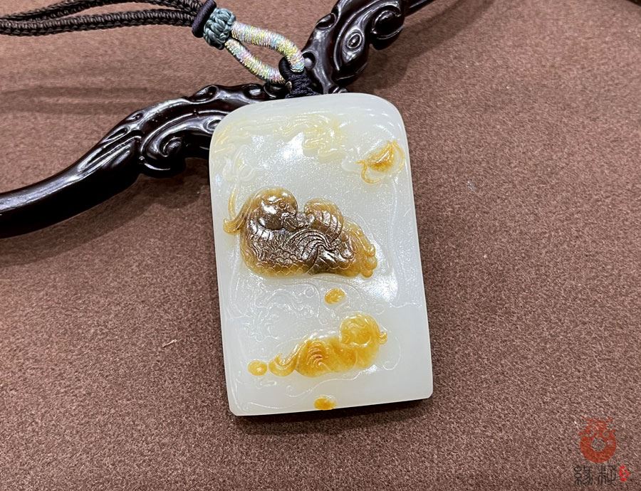 和田玉籽料无事牌！天然毛孔应该是什么样？